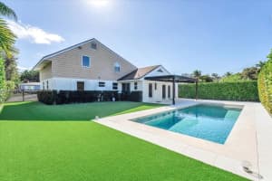 6735 Sw 51st St, Miami