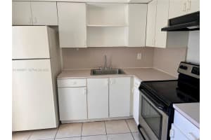 227 Sw 9th St 1-2, Hallandale Beach
