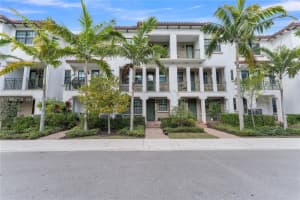 11537 Sw 13th Ct, Pembroke Pines