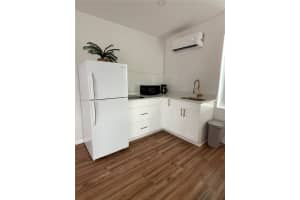 340 Nw 138th St, North Miami