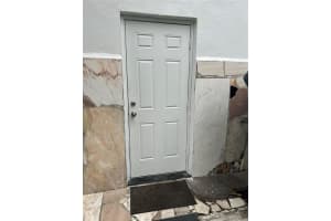 2300 Nw 94th St 0, Miami