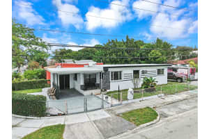 545 Nw 77th St, Miami