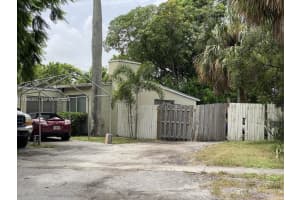 143 Sw 21st Way, Fort Lauderdale