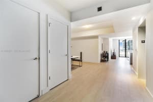 1010 Brickell Ave 1404, Miami