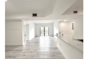 9340 Fontainebleau Blvd 406, Miami