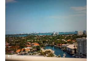 13499 Biscayne Blvd Ph1704, North Miami