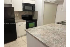 18338 Nw 68th Ave G, Hialeah