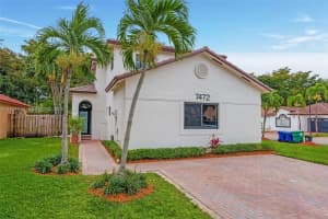 7472 Nw 167th St, Hialeah