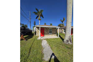 1189 N Tamiami Trl L, Fort Myers
