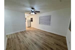 2240 Ne 171st St 8, North Miami Beach