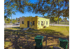 8610 Nw 17th Ave, Miami