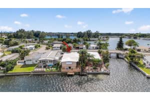 3033 Lakeshore Dr, Dania Beach