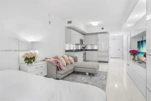 1010 Brickell Ave 1710, Miami