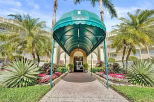 7763 Southampton Ter 403, Tamarac