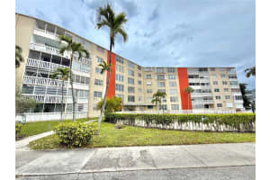 1475 Ne 125th Ter 301a, North Miami