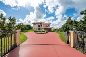 19520 Sw 206th St, Miami