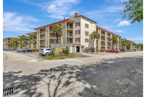 3070 Nw 48th Ter 413, Lauderdale Lakes