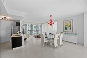 90 Sw 3rd St 3609, Miami