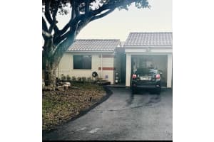 330 Lakeside Ct 206, Sunrise