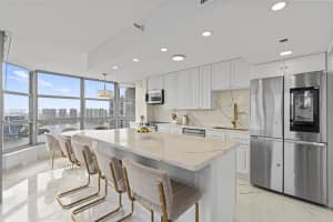 3500 Mystic Pointe Dr 2908, Aventura