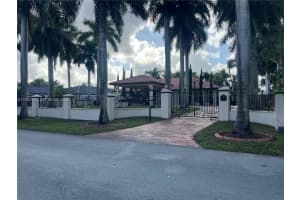 450 Nw 130th Ave, Miami