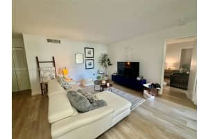 8810 Sw 123rd Ct M202, Miami