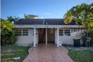 43 Sw 11th St W, Dania Beach