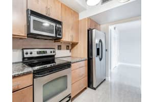 4001 Hillcrest Dr 914, Hollywood 4001 Hillcrest Dr 914, Hollywood