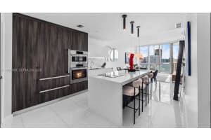 851 Ne 1st Ave 1606, Miami