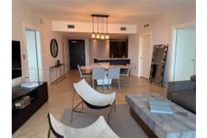 200 Biscayne Boulevard Way 3303, Miami