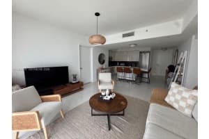 92 Sw 3rd St 3104, Miami