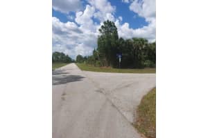 1233 E Cresent, Lehigh Acres