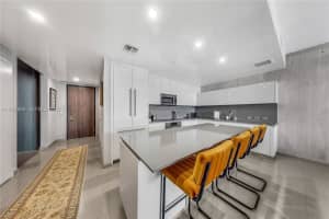 68 Se 6th St 3309, Miami