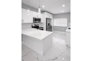7925 W 29th Way 201, Hialeah