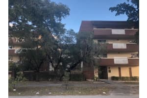 685 Miller Drive 404e, Miami Springs