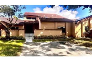 6637 Nw 178th Ter, Hialeah