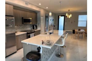 7809 Nw 104th Ave 28, Doral