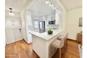 901 Ne 14th Ave 104, Hallandale Beach