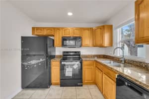 5216 Nw 18th Ct 4j, Lauderhill