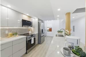 571 Sw 141st Ave 204n, Pembroke Pines