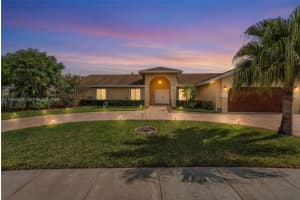 450 Nw 201st Ave, Pembroke Pines