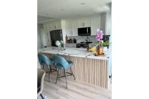 2500 Ne 48th Ln 607, Fort Lauderdale