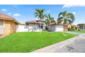 11611 Sw 9th Ct, Pembroke Pines