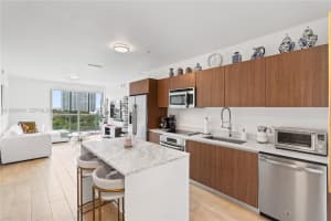 1600 Sw 1st Ave 807, Miami