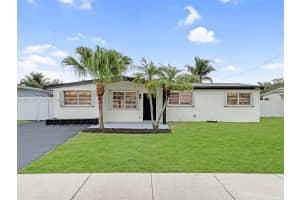 7091 Harding St, Hollywood