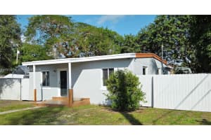 2455 Nw 161st St, Miami Gardens