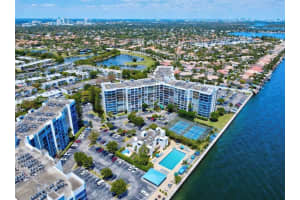 1000 Parkview Dr 528, Hallandale Beach