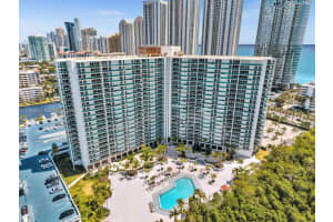 100 Bayview Dr 223, Sunny Isles Beach