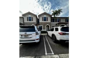 3320 W 92nd Place, Hialeah