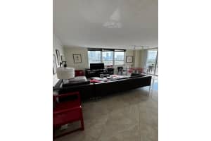 2000 N Bayshore Dr 1402, Miami